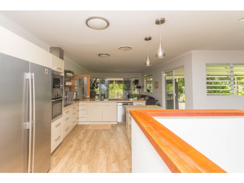 51 Robb Road, Redlynch QLD 4870