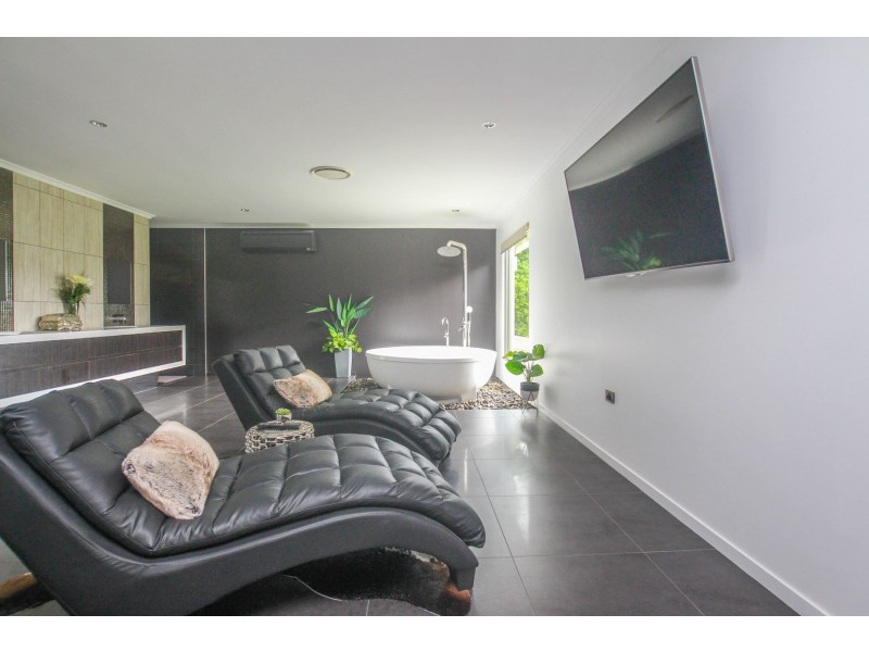 51 Robb Road, Redlynch QLD 4870