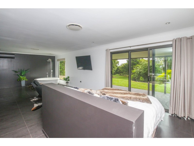 51 Robb Road, Redlynch QLD 4870