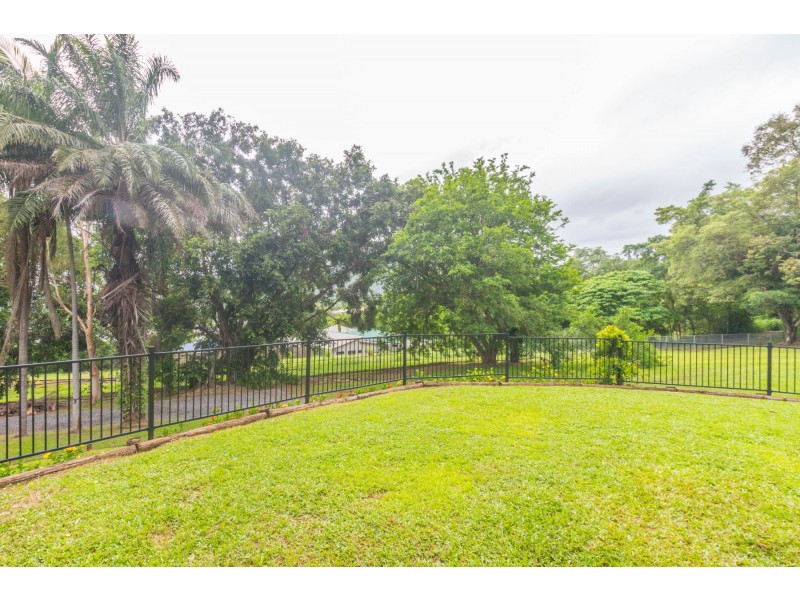 51 Robb Road, Redlynch QLD 4870