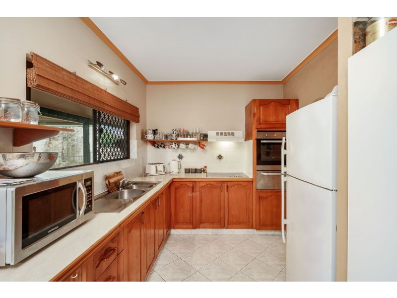 11 Alberta Drive, Woree QLD 4868