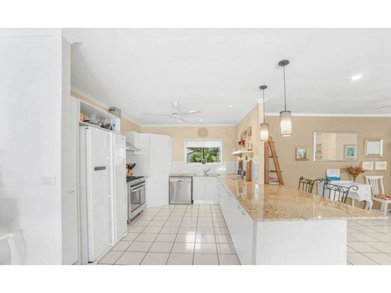 14 Hymes Street, Kanimbla QLD 4870