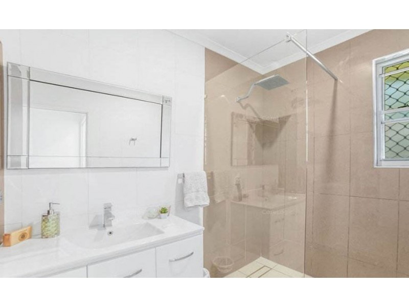 14 Hymes Street, Kanimbla QLD 4870