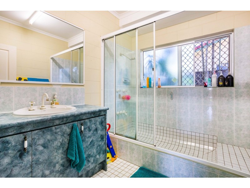 42 Gilmore Street, Bentley Park QLD 4869