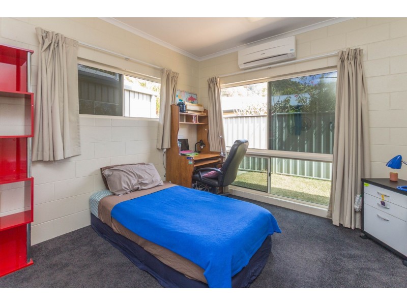 2 Gadaloff Close, Gordonvale QLD 4865