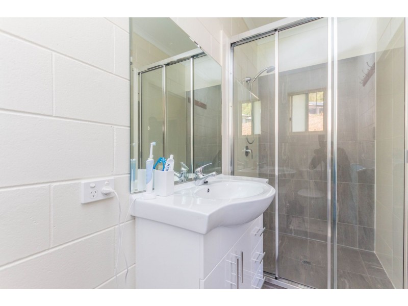 2 Gadaloff Close, Gordonvale QLD 4865