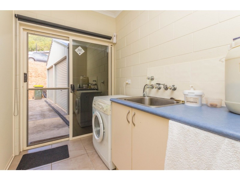 2 Gadaloff Close, Gordonvale QLD 4865