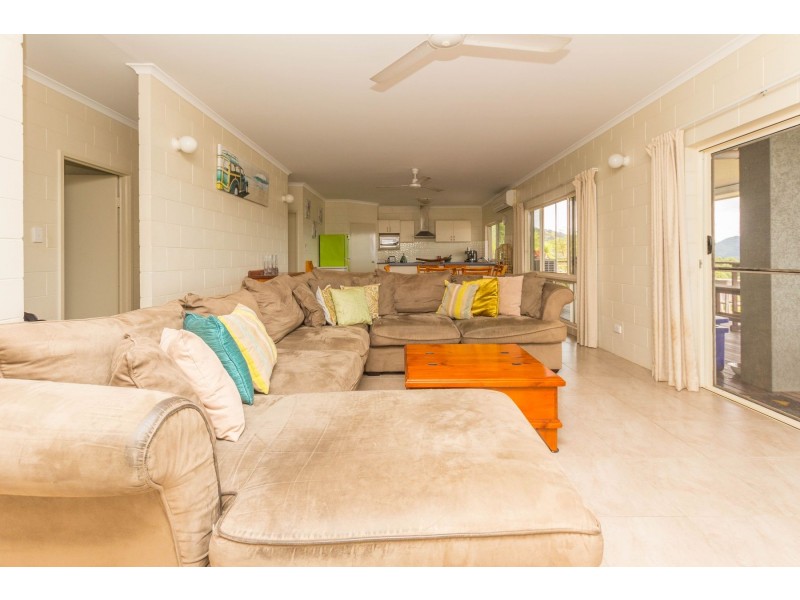 2 Gadaloff Close, Gordonvale QLD 4865