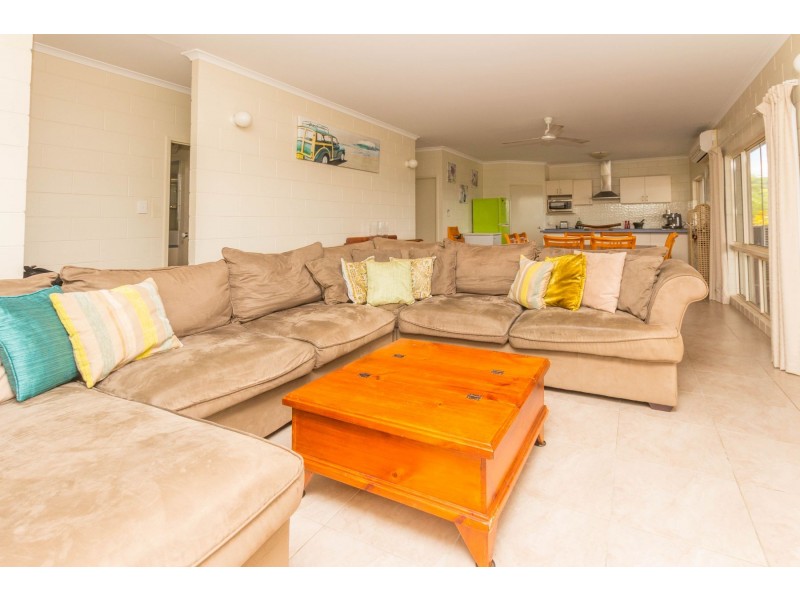 2 Gadaloff Close, Gordonvale QLD 4865