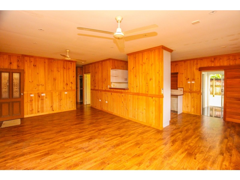 18 Matheson Drive, Brinsmead QLD 4870