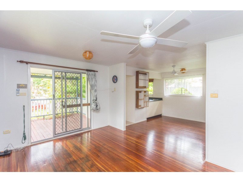 2 Moignard Street, Manoora QLD 4870