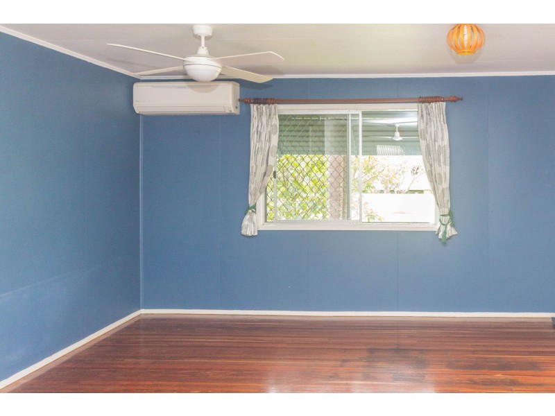 2 Moignard Street, Manoora QLD 4870