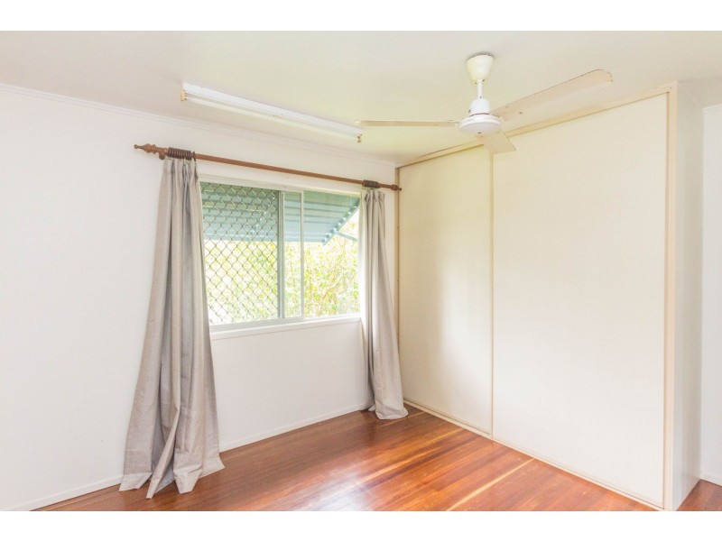 2 Moignard Street, Manoora QLD 4870