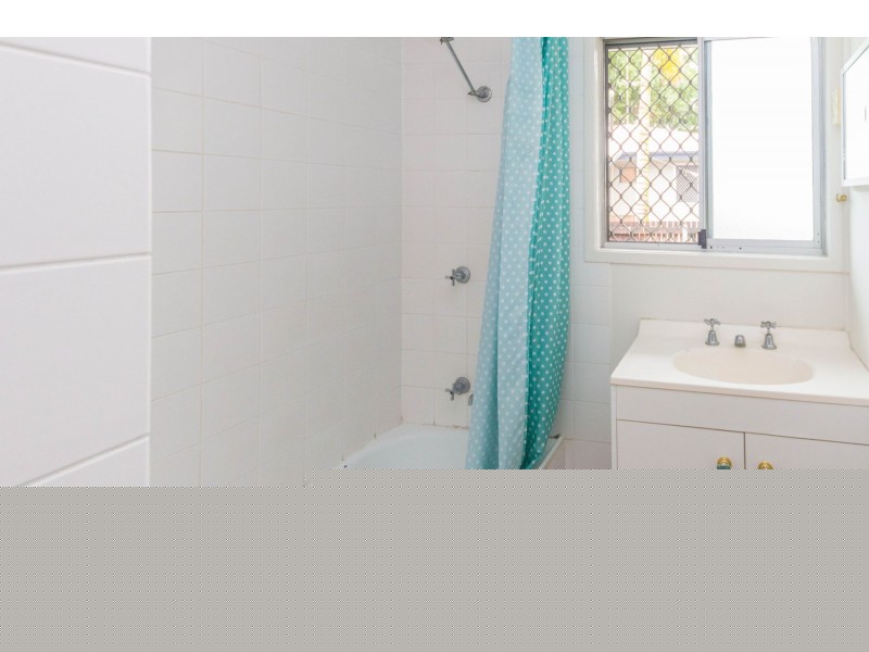 2 Moignard Street, Manoora QLD 4870