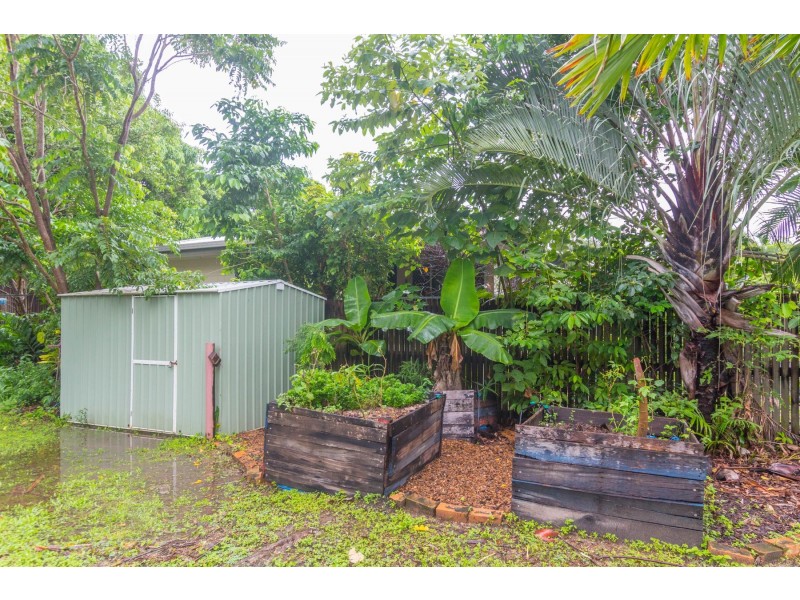 2 Moignard Street, Manoora QLD 4870