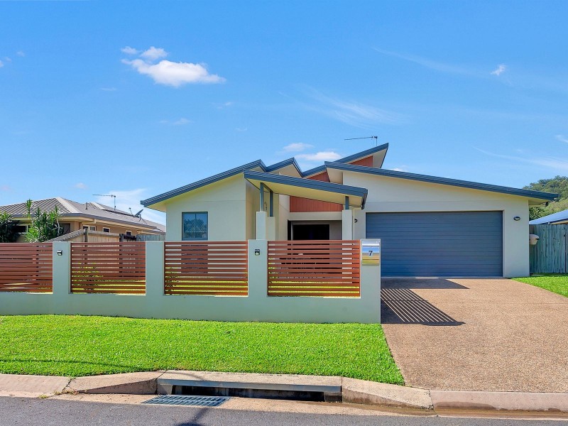 7 Mount Close, Edmonton QLD 4869
