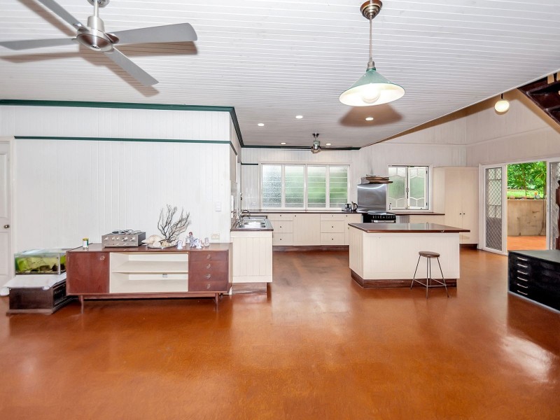 199 Harvey Road, Redlynch QLD 4870