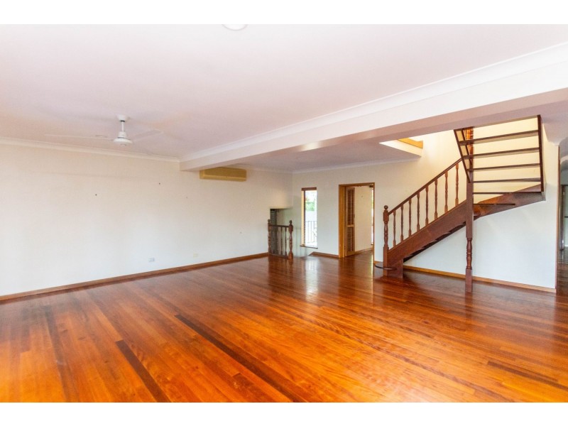 2 Rockton Place, Mooroobool QLD 4870