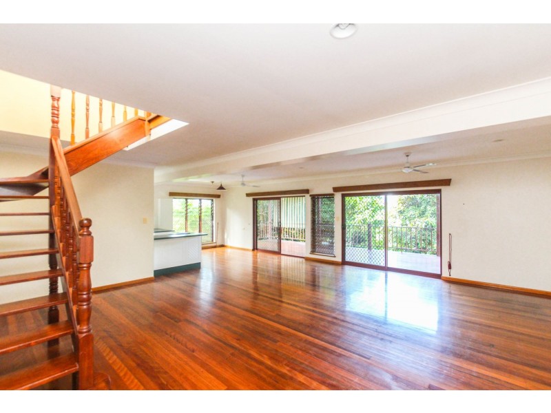 2 Rockton Place, Mooroobool QLD 4870