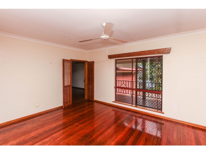 2 Rockton Place, Mooroobool QLD 4870