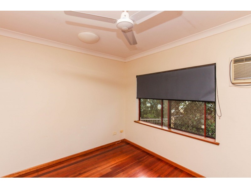 2 Rockton Place, Mooroobool QLD 4870