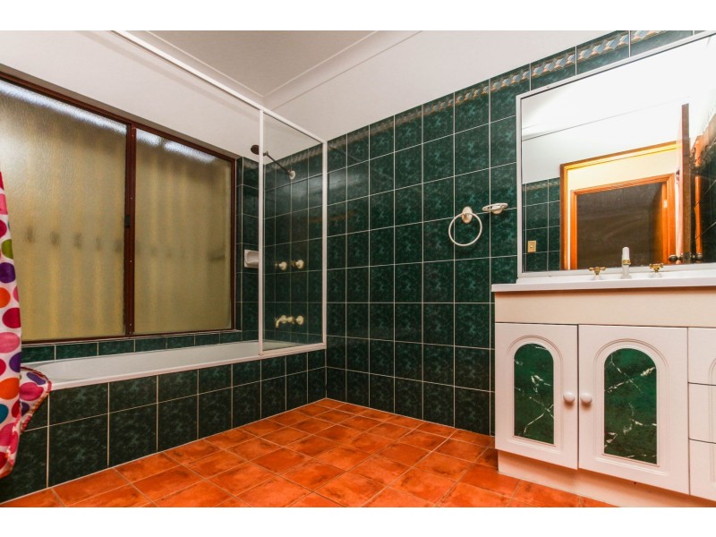 2 Rockton Place, Mooroobool QLD 4870