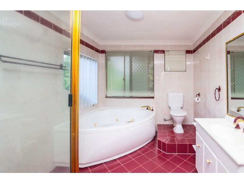 2 Rockton Place, Mooroobool QLD 4870