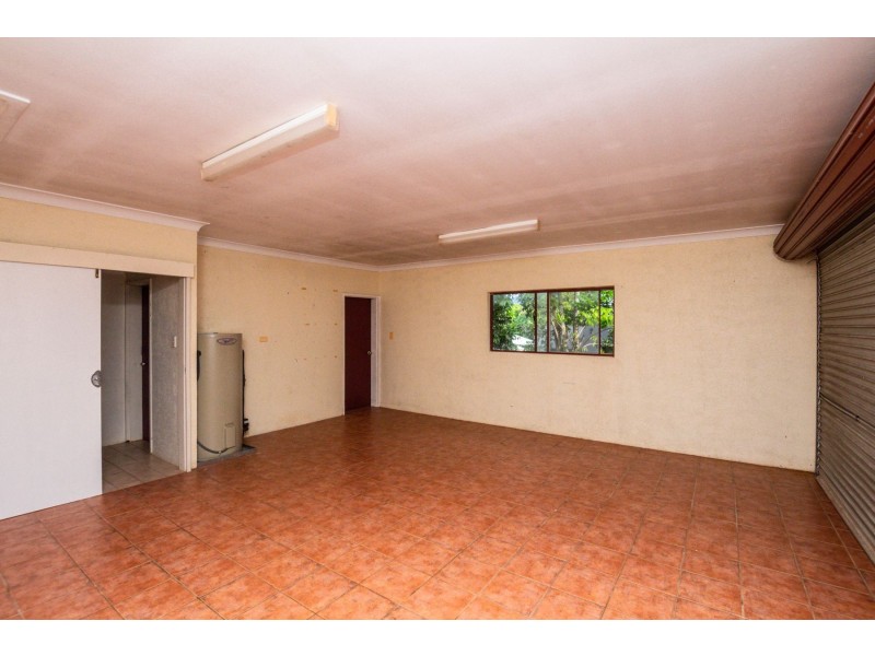 2 Rockton Place, Mooroobool QLD 4870