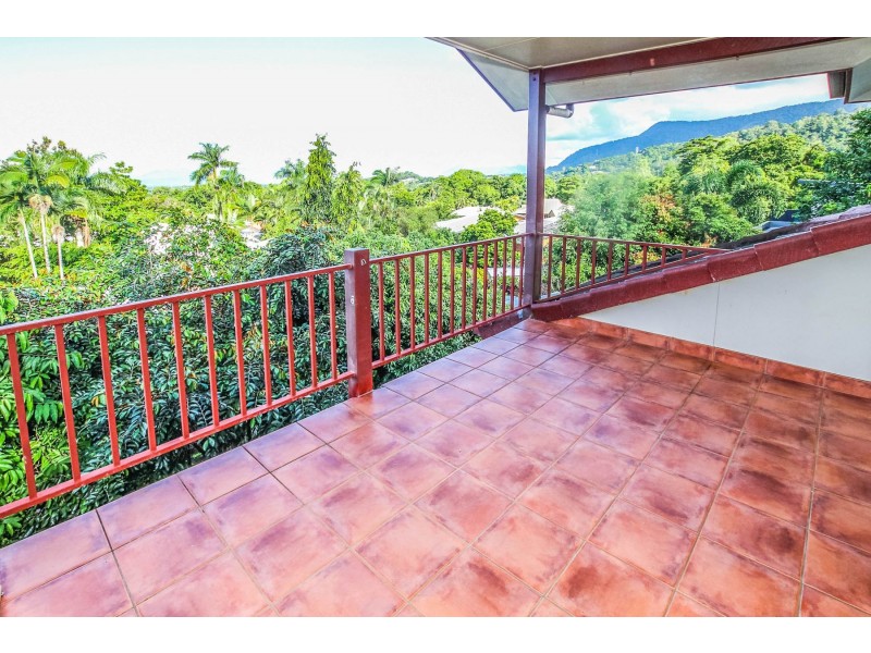 2 Rockton Place, Mooroobool QLD 4870