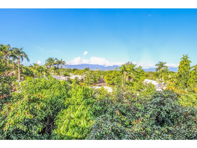 2 Rockton Place, Mooroobool QLD 4870