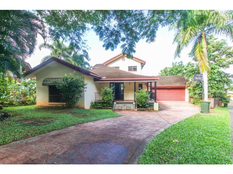2 Rockton Place, Mooroobool QLD 4870