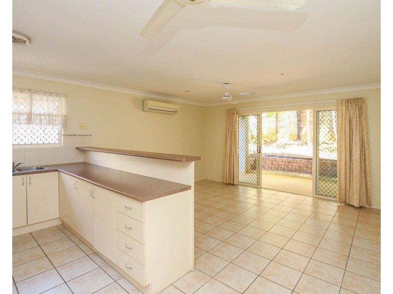 11 Chesterfield Close, Brinsmead QLD 4870