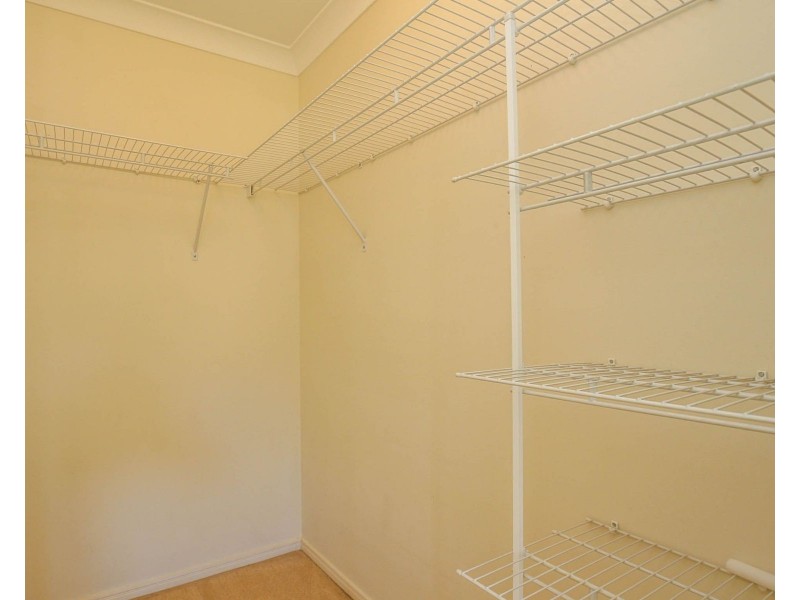 11 Chesterfield Close, Brinsmead QLD 4870