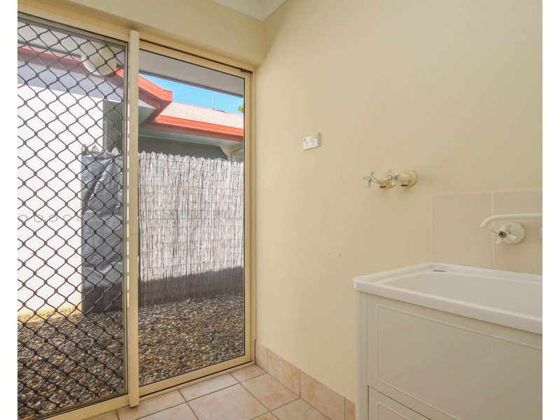 11 Chesterfield Close, Brinsmead QLD 4870