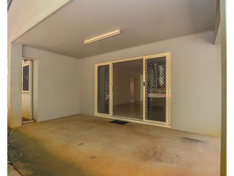 11 Chesterfield Close, Brinsmead QLD 4870