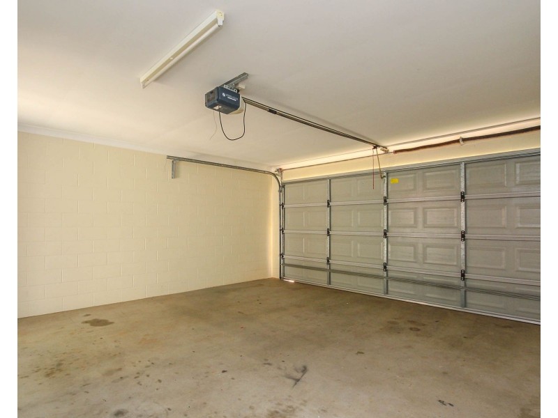 11 Chesterfield Close, Brinsmead QLD 4870