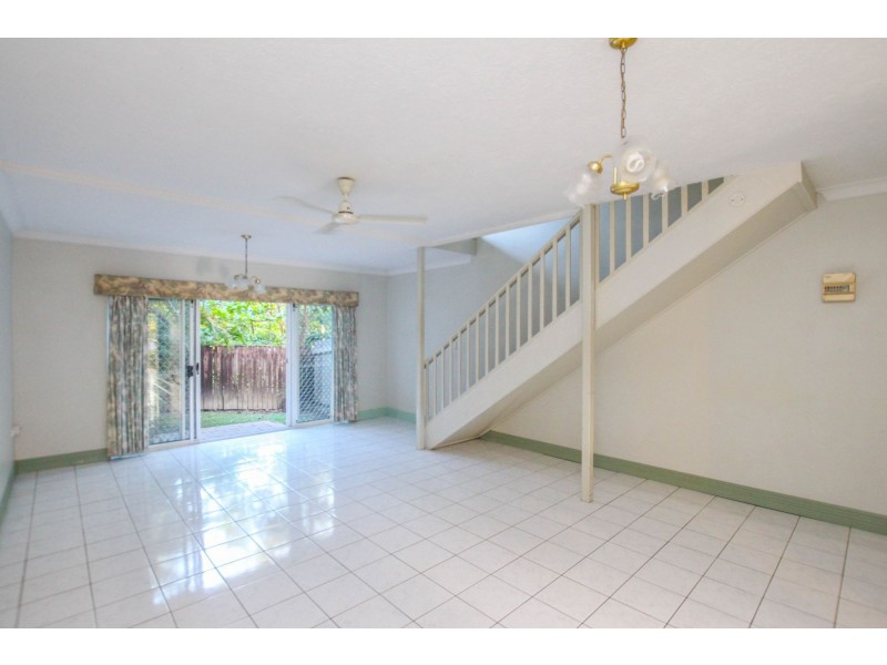 10/30-32 Springfield Crescent, Manoora QLD 4870