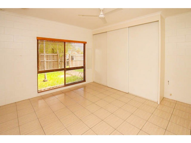 1 Prescott Street, Whitfield QLD 4870