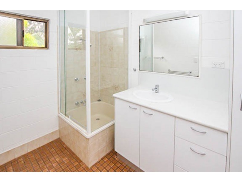 1 Prescott Street, Whitfield QLD 4870