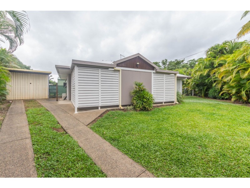 4 Marchant Street, Manoora QLD 4870