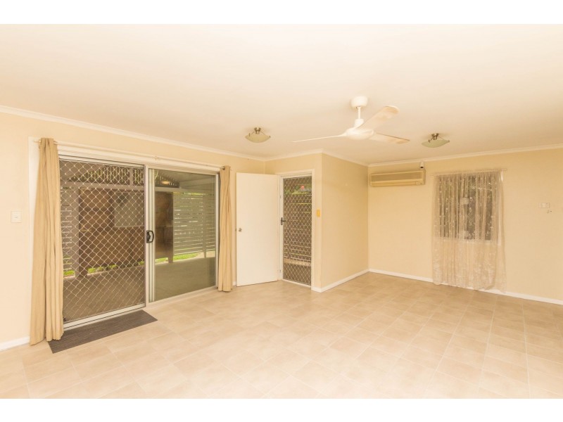 4 Marchant Street, Manoora QLD 4870