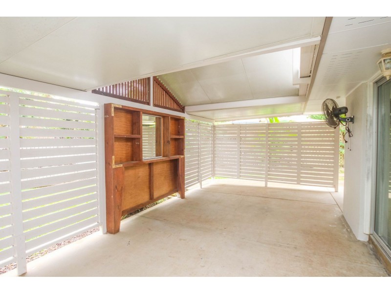 4 Marchant Street, Manoora QLD 4870