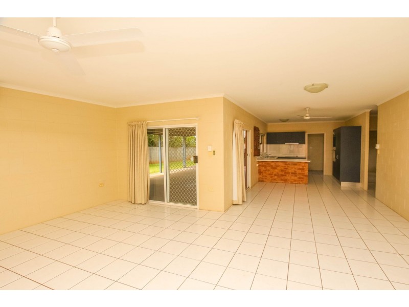 42 Gilmore Street, Bentley Park QLD 4869