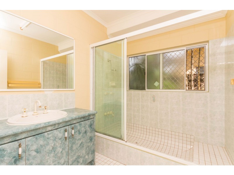 42 Gilmore Street, Bentley Park QLD 4869