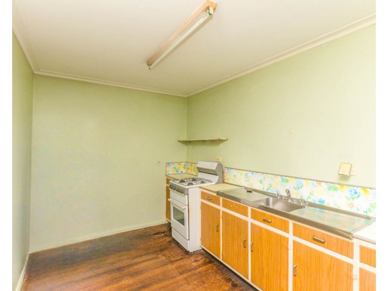 8/221 Aumuller Street, Westcourt QLD 4870
