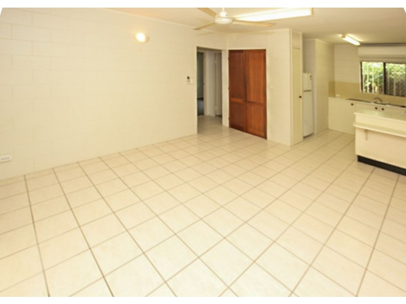 3/235 McLeod Street, Cairns North QLD 4870