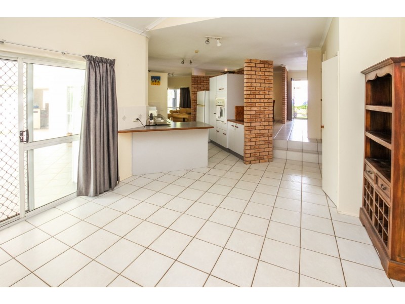 12 Pheasant Street, Bayview Heights QLD 4868