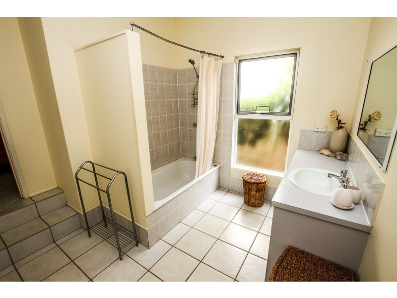 12 Pheasant Street, Bayview Heights QLD 4868