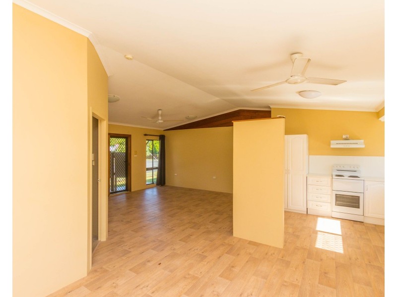 98 Dillon Street, Westcourt QLD 4870