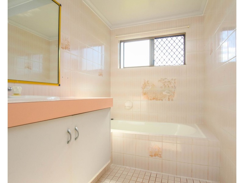 98 Dillon Street, Westcourt QLD 4870